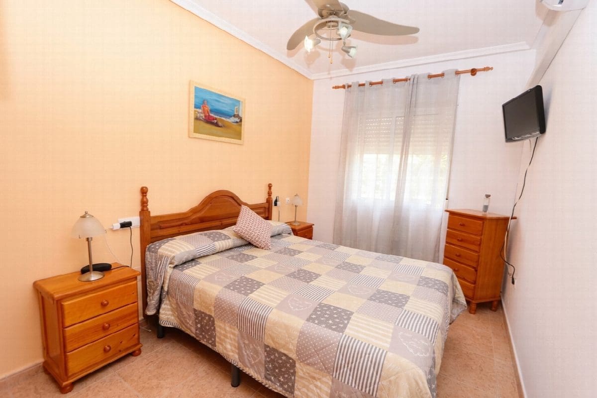 3 bedroom Apartment for sale in Playa Flamenca with pool garage - € 190,000 (Ref: 10140223)