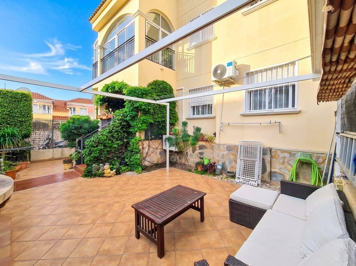 3 bedroom Apartment for sale in Playa Flamenca with pool garage - € 190,000 (Ref: 10140223)