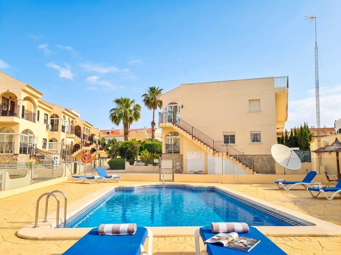3 bedroom Apartment for sale in Playa Flamenca with pool garage - € 190,000 (Ref: 10140223)