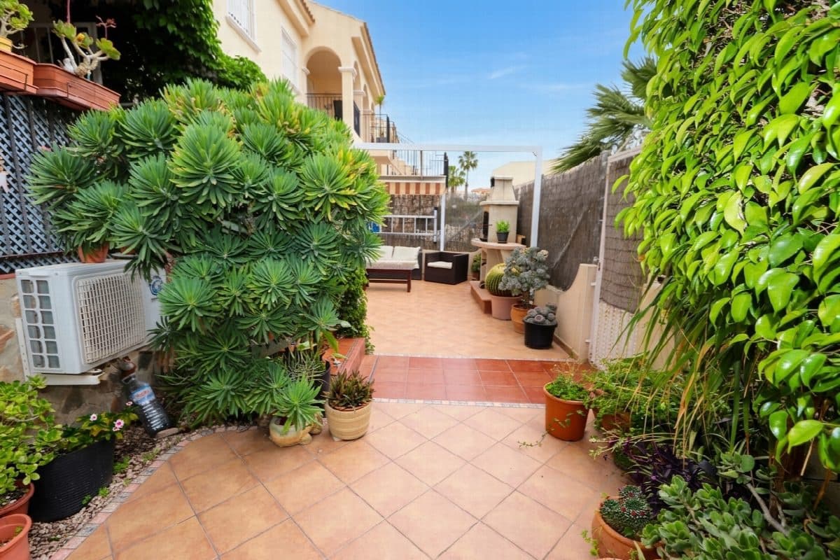 3 bedroom Apartment for sale in Playa Flamenca with pool garage - € 190,000 (Ref: 10140223)