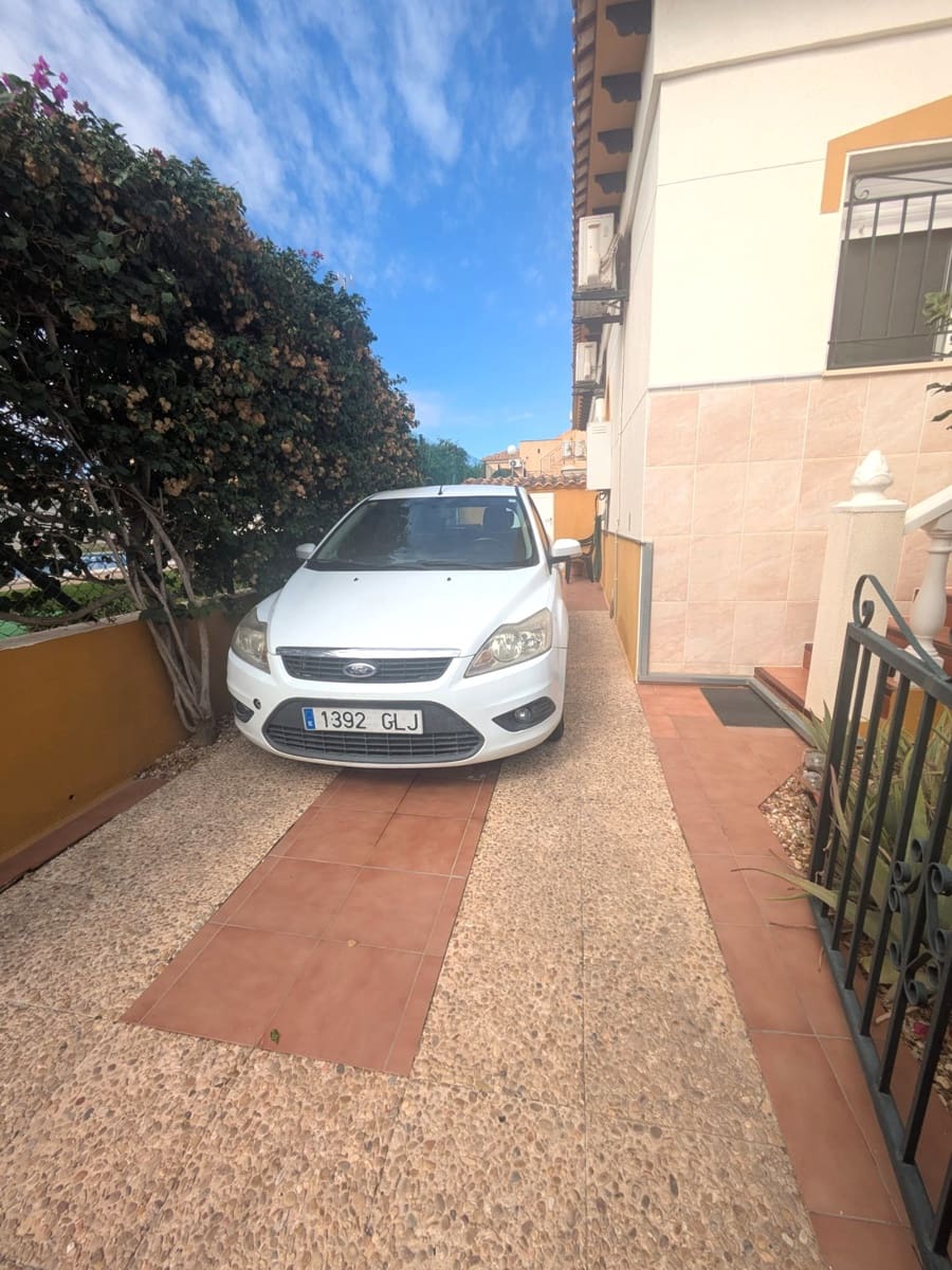 2 makuuhuone Omakotitalo myytävänä paikassa Los Altos mukana 
autotalli - 220 000 € (Ref: 10148099)