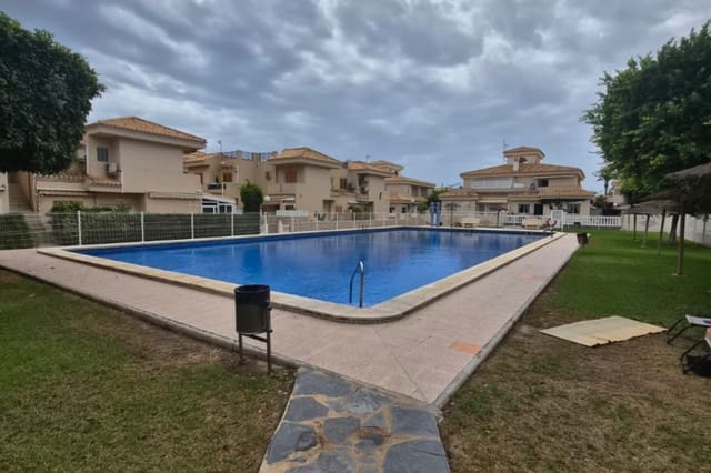 2 soverom Hus til salgs i Playa Flamenca, Orihuela med svømmebasseng garasje - € 215 000 (Ref: 10156053)