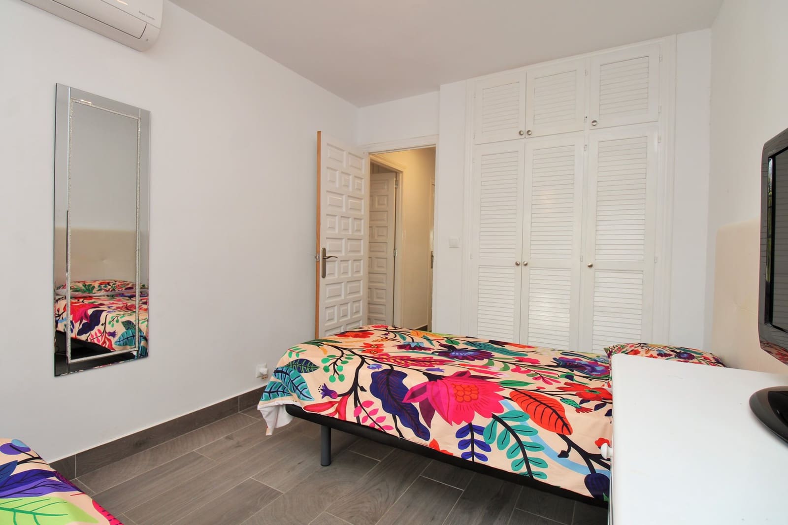 3 bedroom Townhouse for sale in Villamartin with pool - € 289,000 (Ref: 10158372)