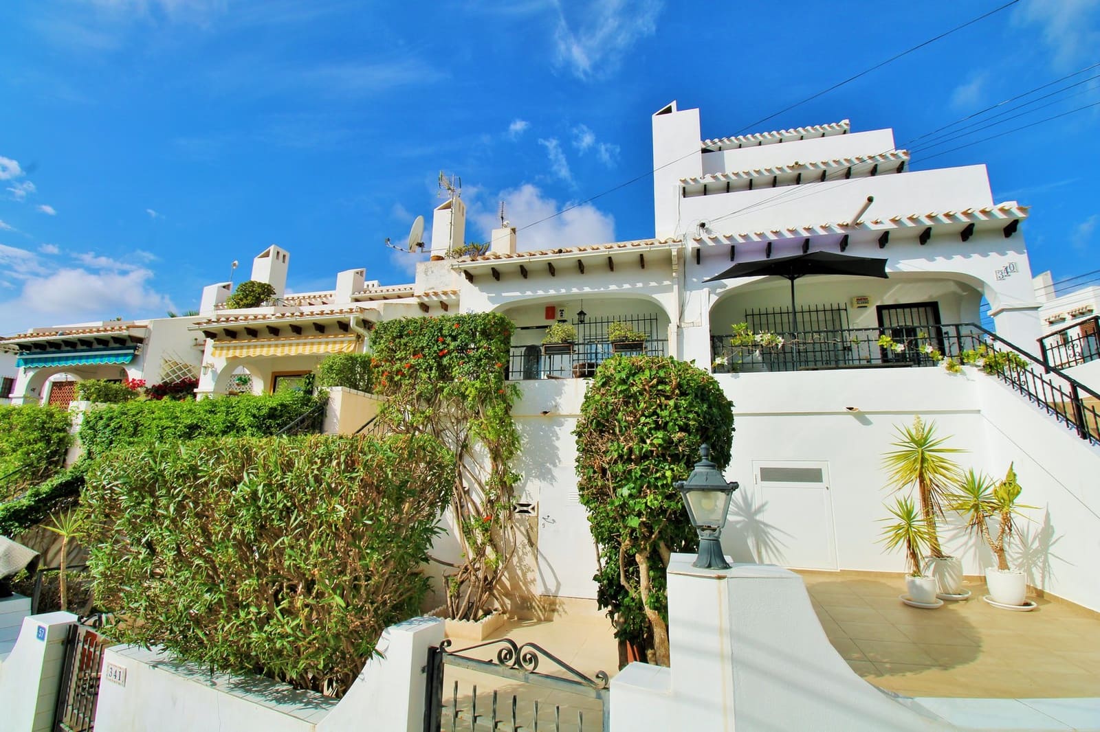 3 bedroom Townhouse for sale in Villamartin with pool - € 289,000 (Ref: 10158372)