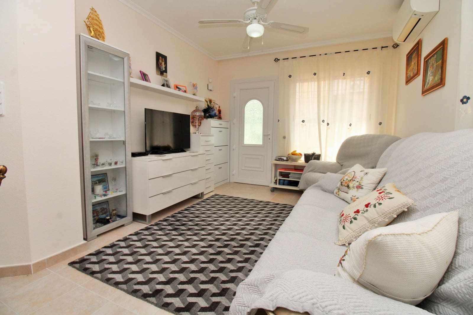 3 soverom Hus til salgs i Playa Flamenca med svømmebasseng garasje - € 225 000 (Ref: 10158373)