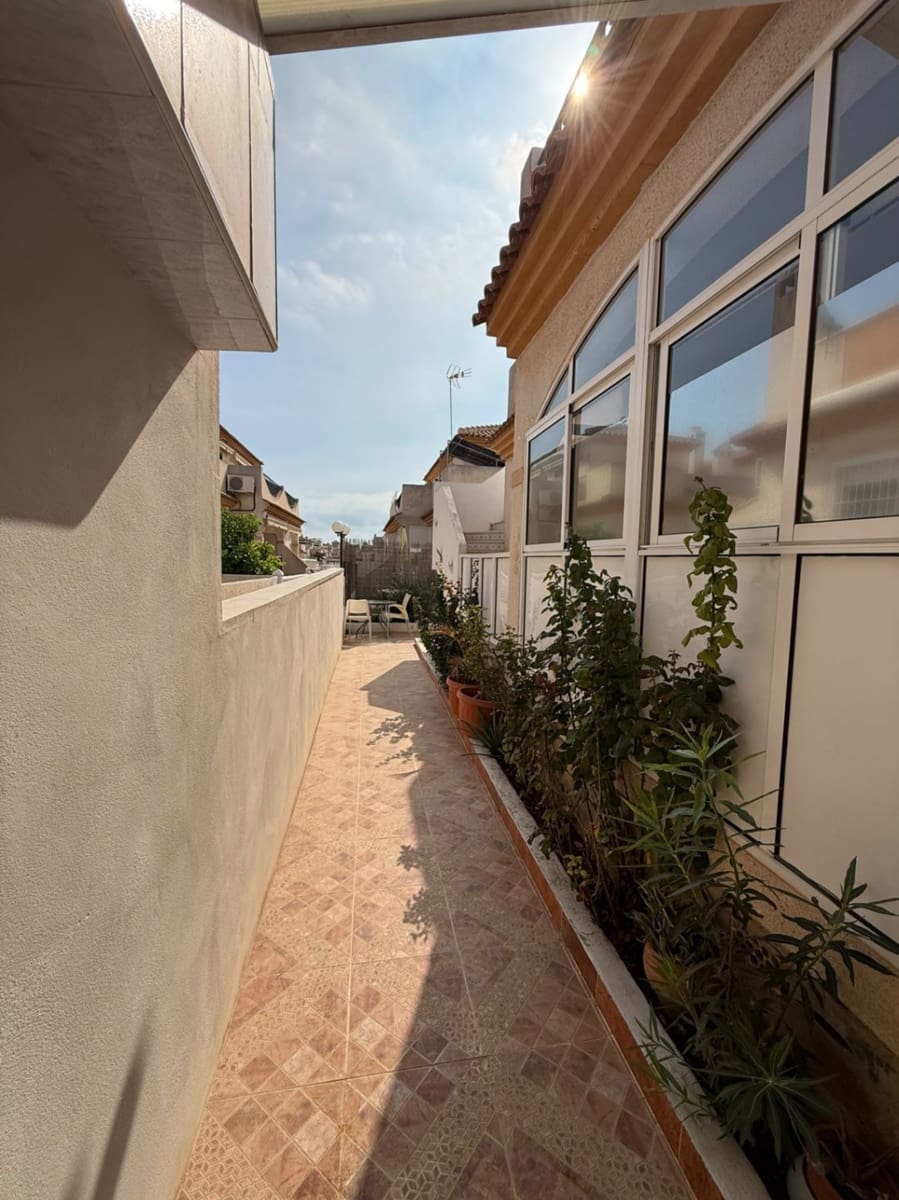 2 bedroom Townhouse for sale in Villamartin with pool garage - € 225,000 (Ref: 10160407)