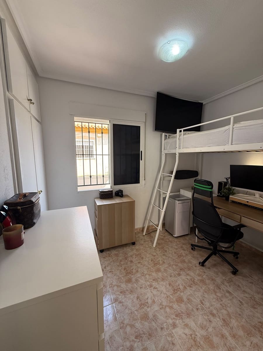 2 bedroom Townhouse for sale in Villamartin with pool garage - € 225,000 (Ref: 10160407)