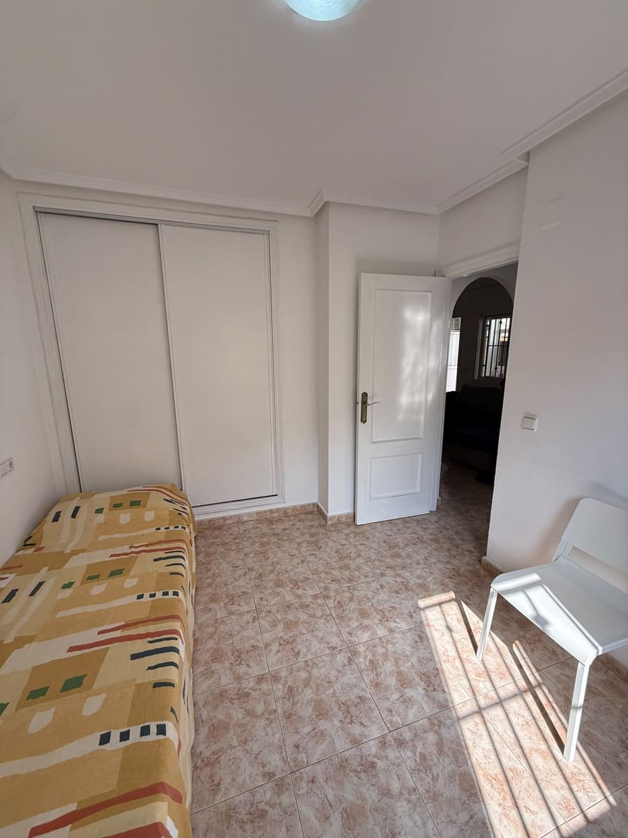 2 bedroom Townhouse for sale in Villamartin with pool garage - € 225,000 (Ref: 10160407)