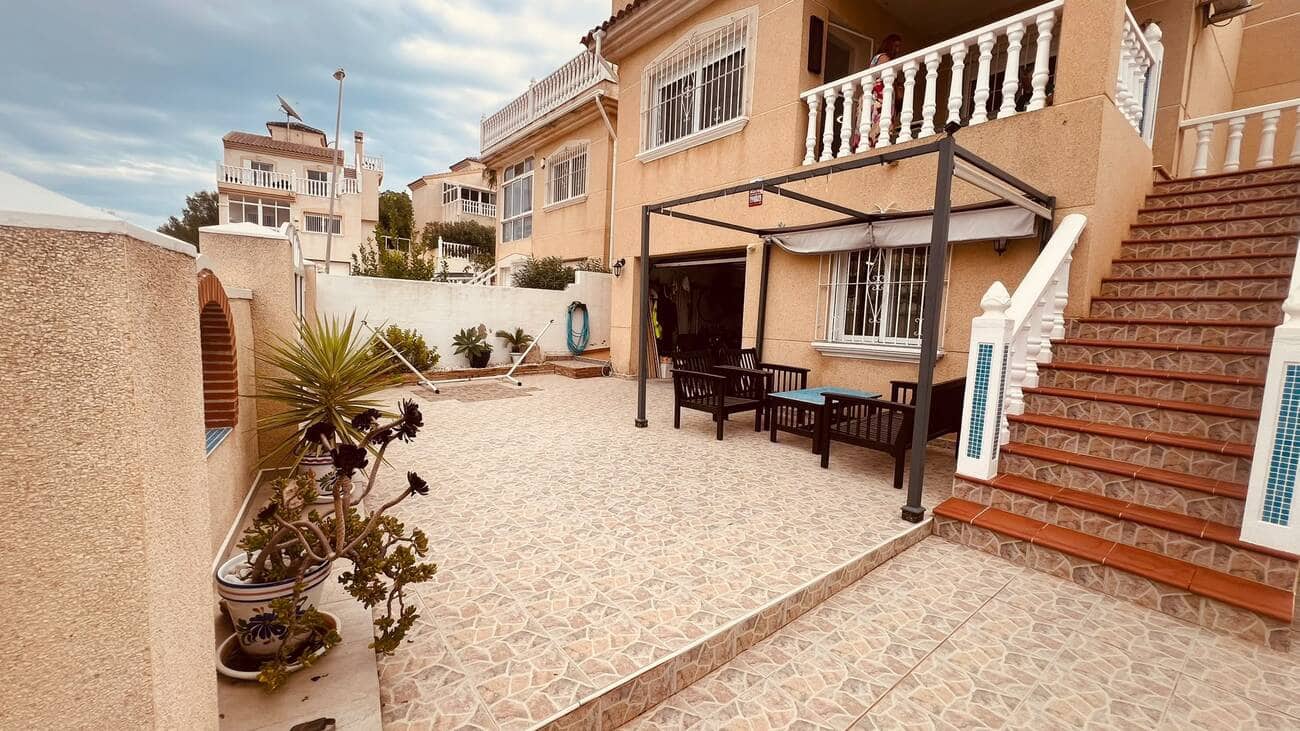 3 bedroom Villa for sale in Villamartin with pool garage - € 299,950 (Ref: 10160420)