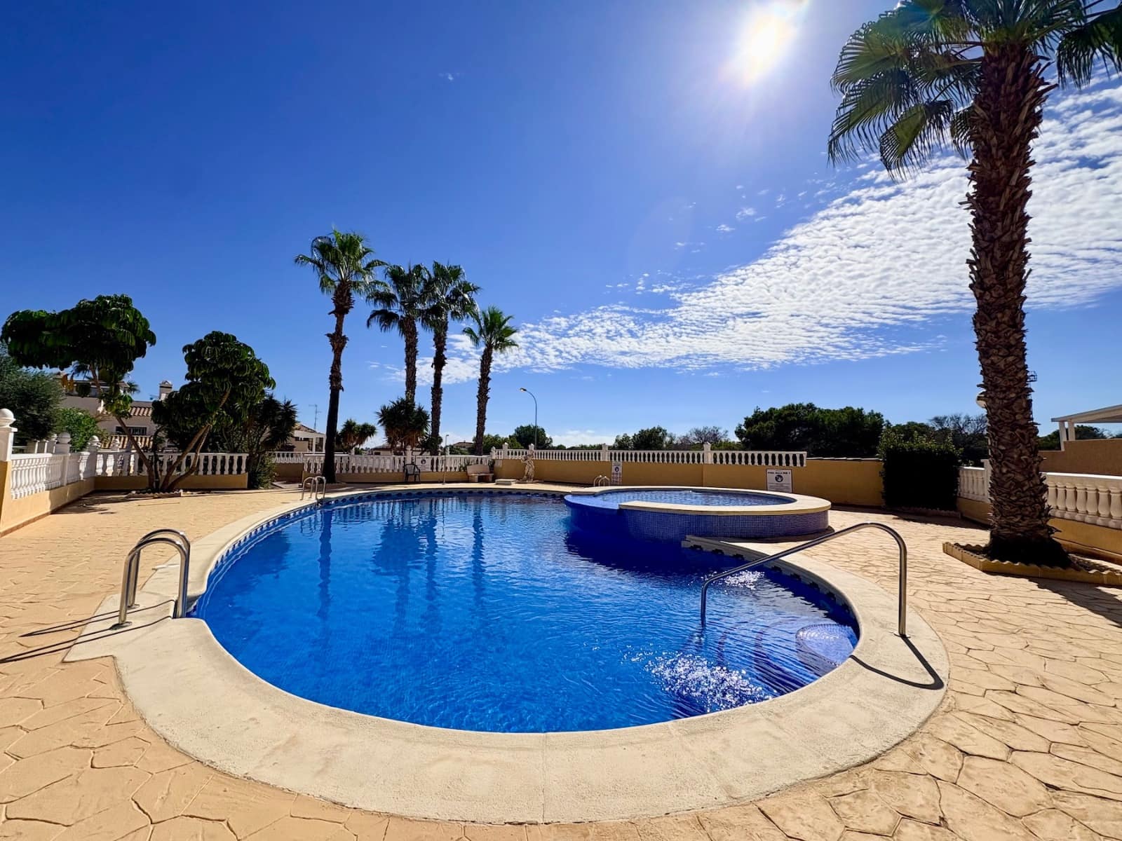 3 soveværelse Byhus til salg i Playa Flamenca med swimmingpool - € 225.000 (Ref: 10165606)