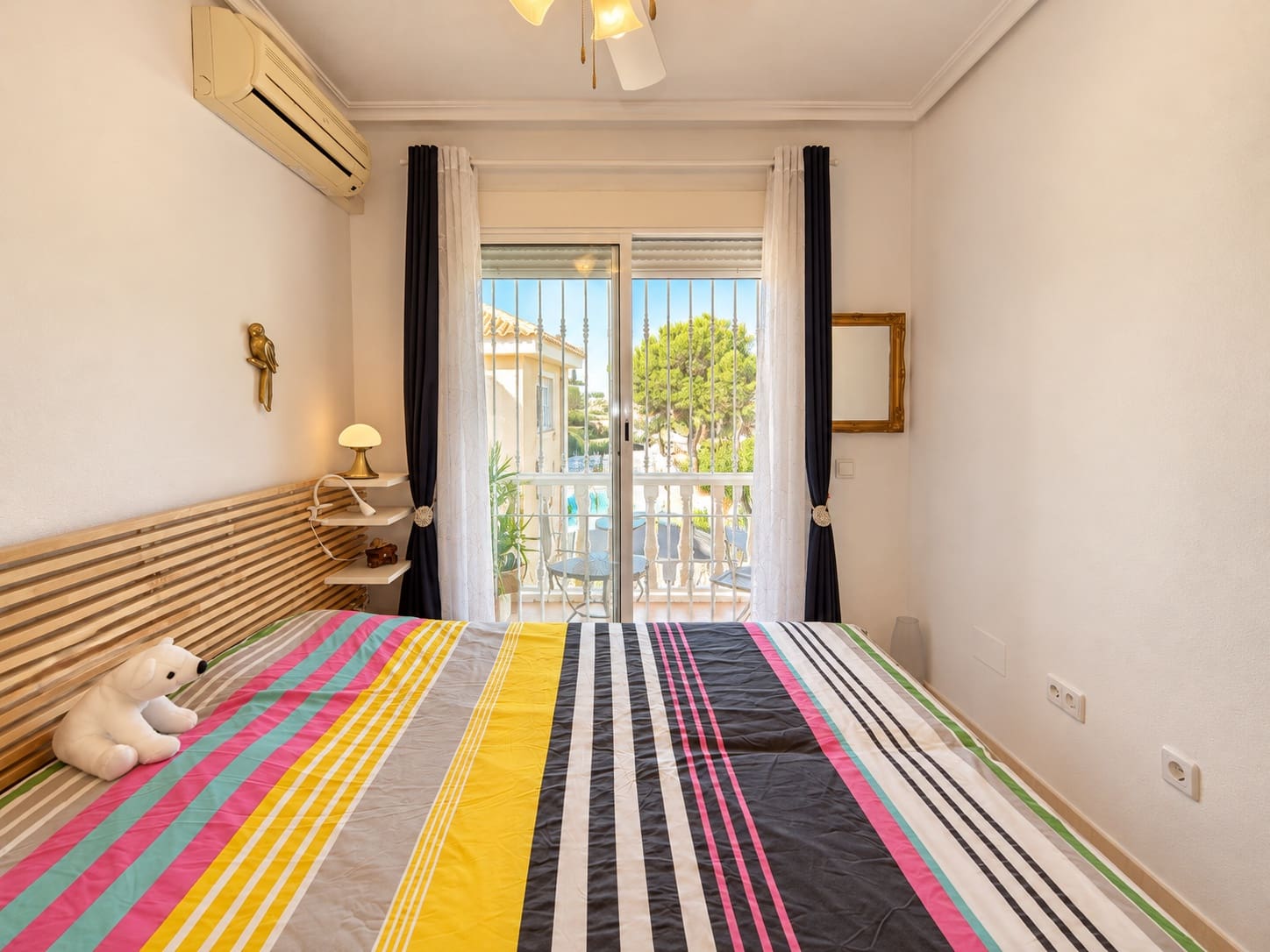 Casa de 3 habitaciones en Playa Flamenca en venta con piscina garaje - 215.000 € (Ref: 10181005)