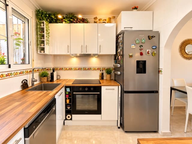 Casa de 3 habitaciones en Playa Flamenca, Orihuela en venta con piscina garaje - 215.000 € (Ref: 10181005)