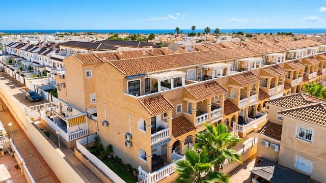 Casa de 3 habitaciones en Playa Flamenca, Orihuela en venta con piscina garaje - 215.000 € (Ref: 10181005)
