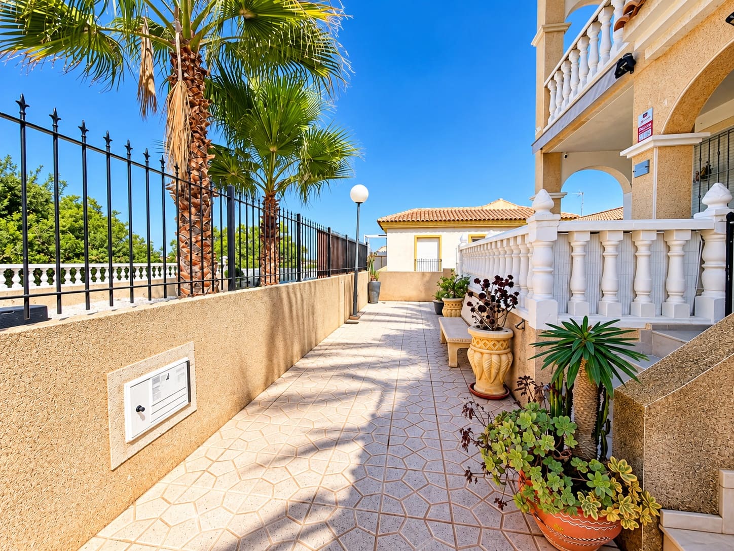 Casa de 3 habitaciones en Playa Flamenca en venta con piscina garaje - 215.000 € (Ref: 10181005)