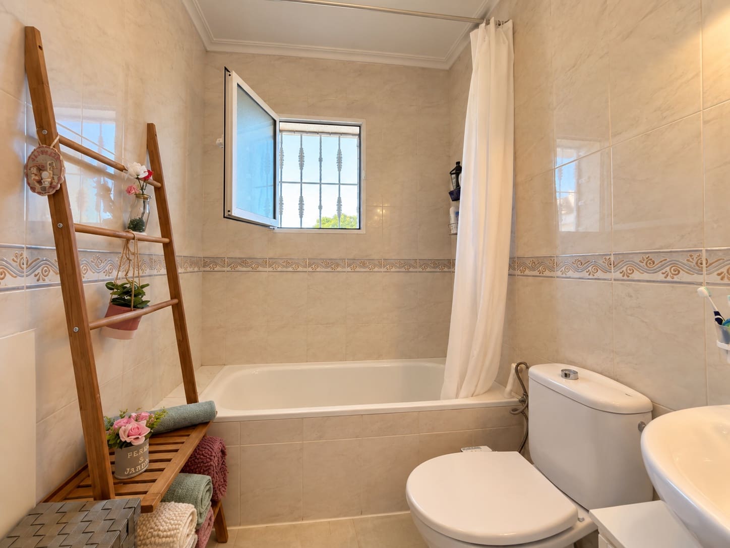 Casa de 3 habitaciones en Playa Flamenca en venta con piscina garaje - 215.000 € (Ref: 10181005)