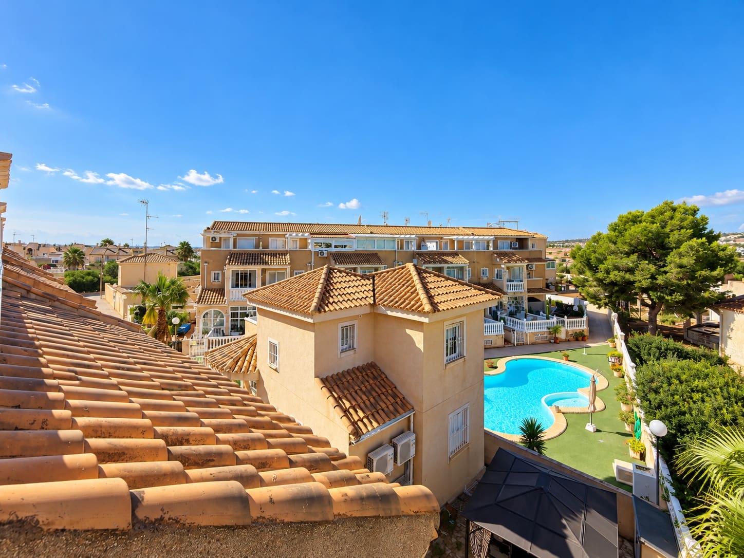 Casa de 3 habitaciones en Playa Flamenca en venta con piscina garaje - 215.000 € (Ref: 10181005)
