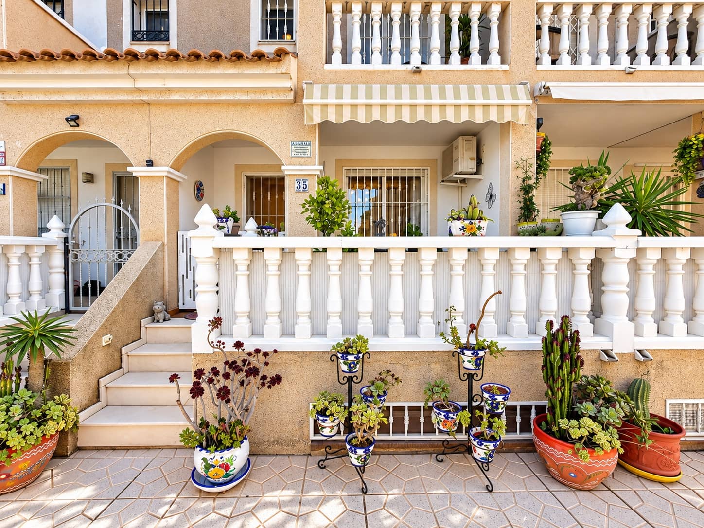 Casa de 3 habitaciones en Playa Flamenca en venta con piscina garaje - 215.000 € (Ref: 10181005)