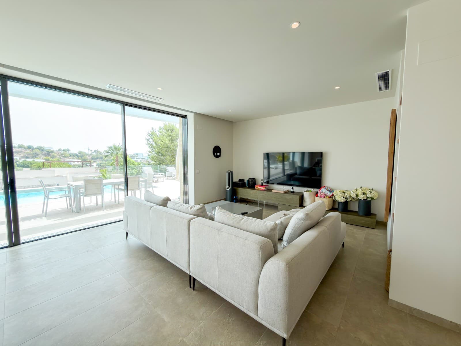 Chalet de 3 habitaciones en Las Colinas Golf en venta con piscina garaje - 995.000 € (Ref: 10181006)