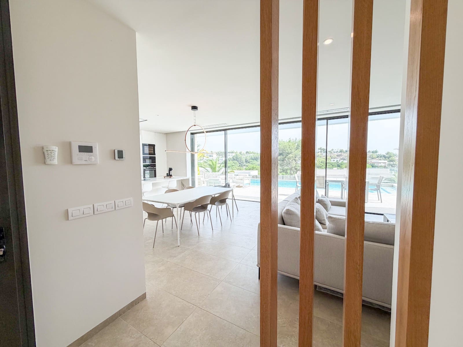 Chalet de 3 habitaciones en Las Colinas Golf en venta con piscina garaje - 995.000 € (Ref: 10181006)