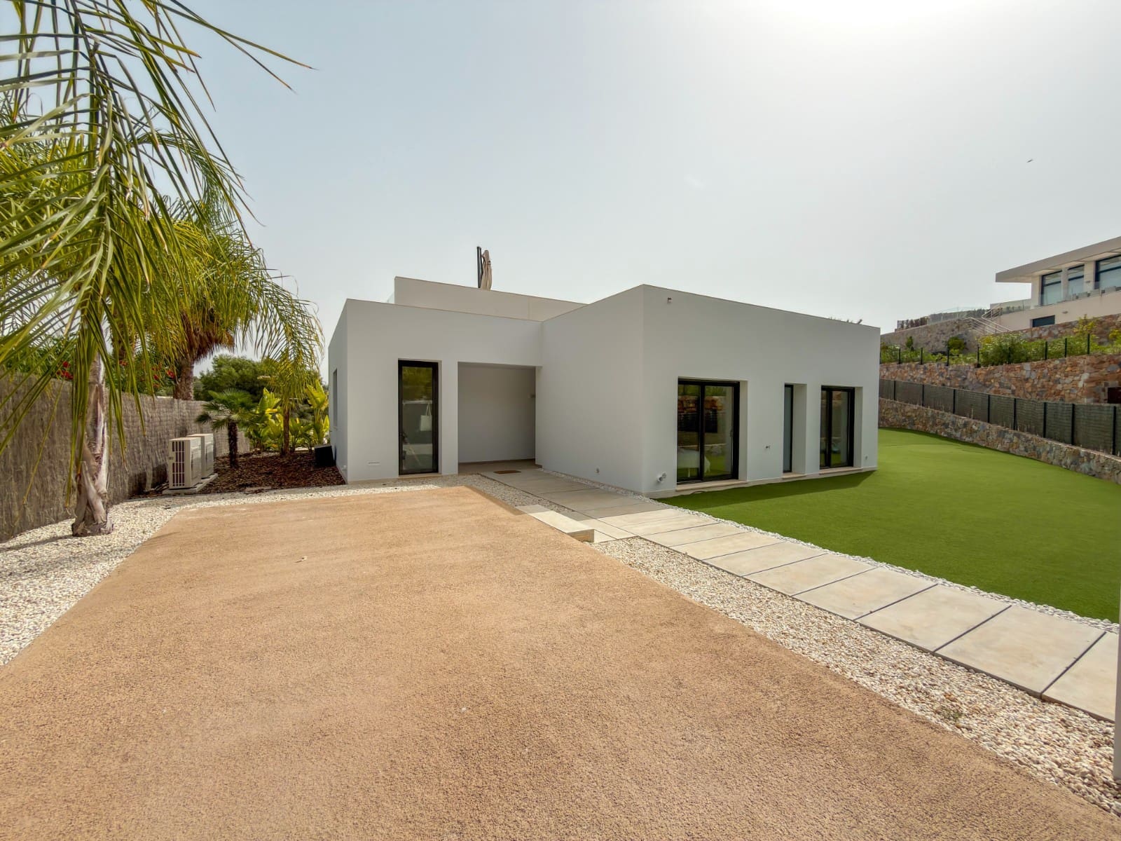 Chalet de 3 habitaciones en Las Colinas Golf en venta con piscina garaje - 995.000 € (Ref: 10181006)