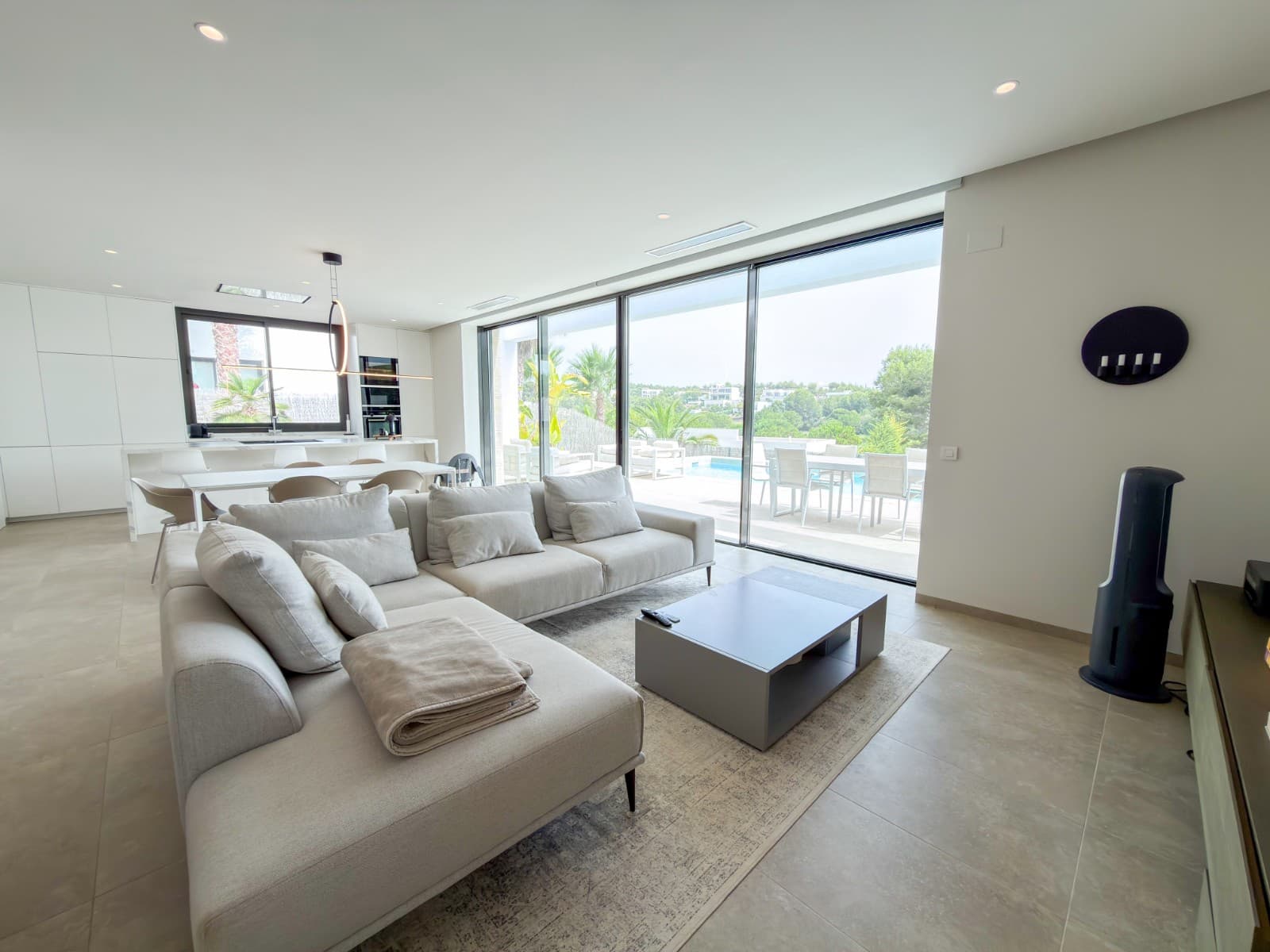 Chalet de 3 habitaciones en Las Colinas Golf en venta con piscina garaje - 995.000 € (Ref: 10181006)