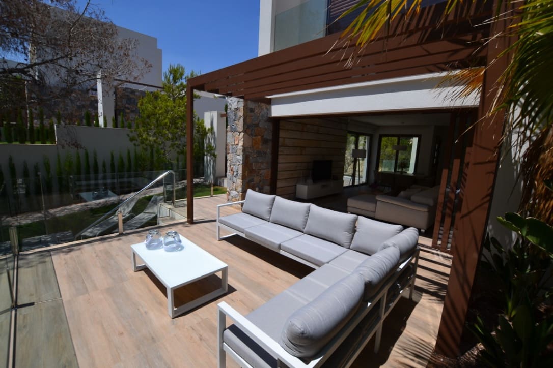 4 bedroom Villa for sale in San Miguel de Salinas with pool - € 630,000 (Ref: 8279534)