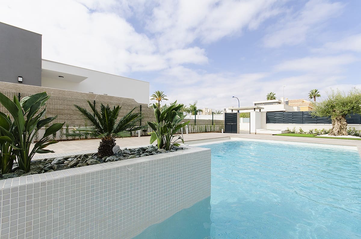3 soveværelse Villa til salg i Cabo Roig med swimmingpool - € 975.000 (Ref: 8279543)