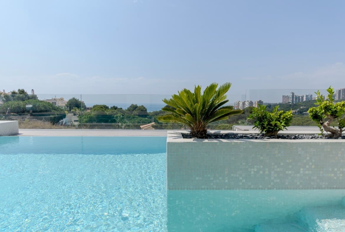 3 bedroom Villa for sale in Cabo Roig with pool - € 1,050,000 (Ref: 8279546)