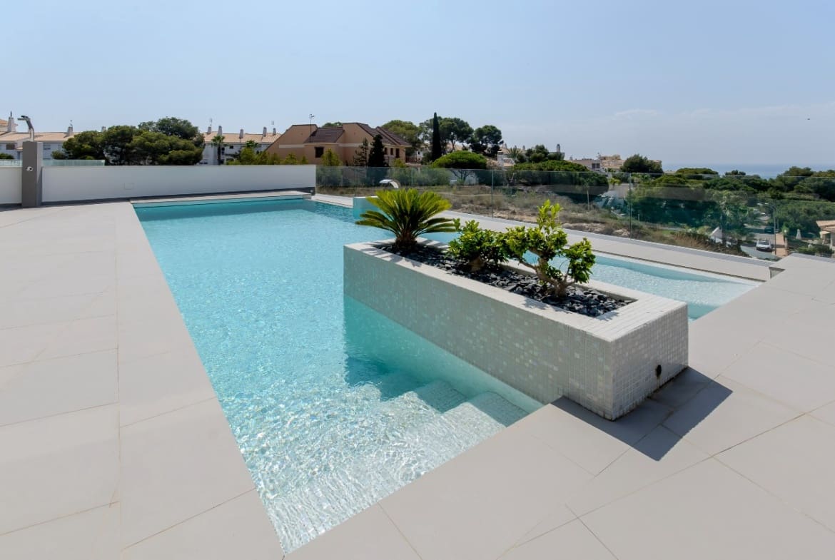 3 bedroom Villa for sale in Cabo Roig with pool - € 1,050,000 (Ref: 8279546)