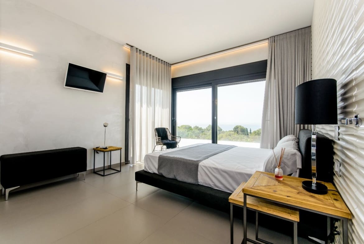 3 bedroom Villa for sale in Cabo Roig with pool - € 1,050,000 (Ref: 8279546)