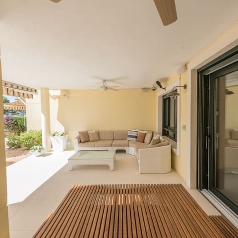 2 soveværelse Lejlighed til salg i Campoamor, Orihuela med swimmingpool - € 355.000 (Ref: 8279625)