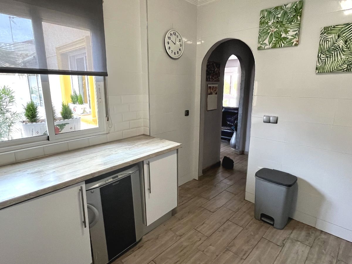 4 sypialnia Willa na sprzedaż w Playa Flamenca z basenem - 399 000 € (Ref: 8279701)