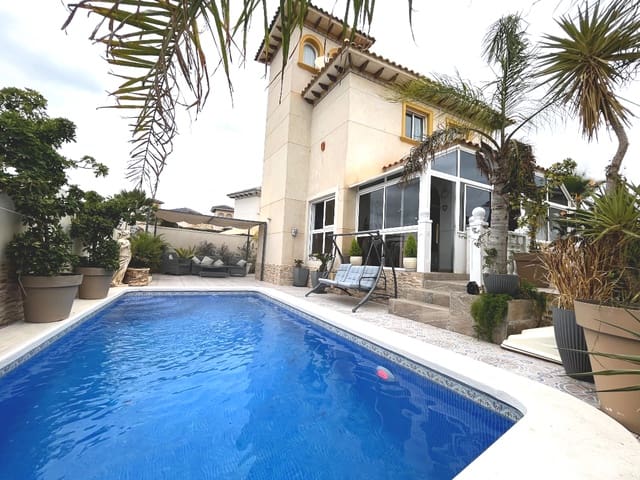 4 bedroom Villa for sale in Playa Flamenca, Orihuela with pool - € 399,000 (Ref: 8279701)