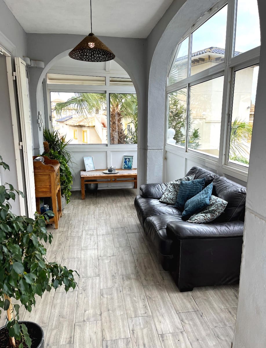 4 sypialnia Willa na sprzedaż w Playa Flamenca z basenem - 399 000 € (Ref: 8279701)