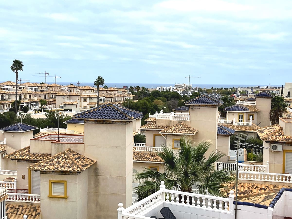 4 sypialnia Willa na sprzedaż w Playa Flamenca z basenem - 399 000 € (Ref: 8279701)