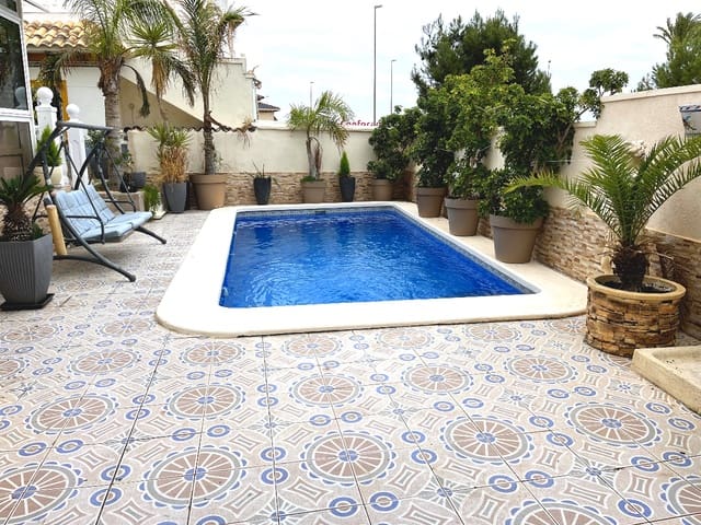 4 camera da letto Villa in vendita in La Zenia, Orihuela con piscina - 399.000 € (Rif: 8279702)