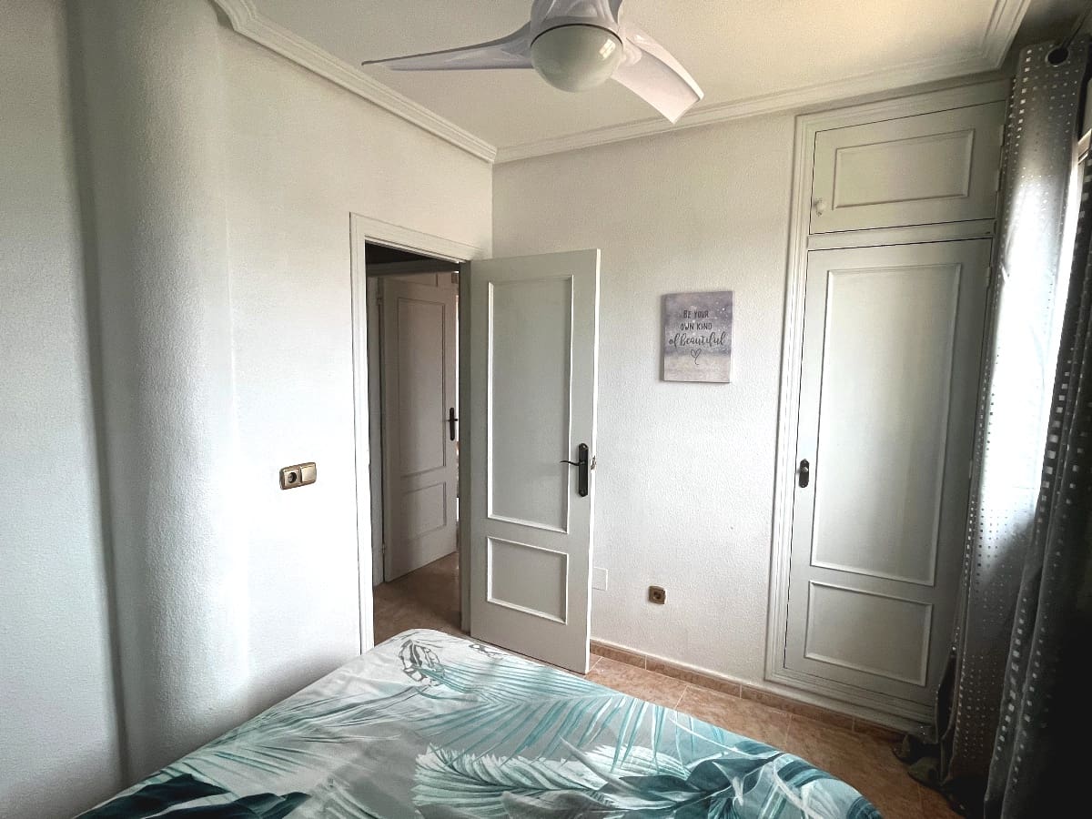 4 makuuhuone Huvila myytävänä paikassa Playa Flamenca mukana uima-altaan 
autotalli - 399 000 € (Ref: 8279702)