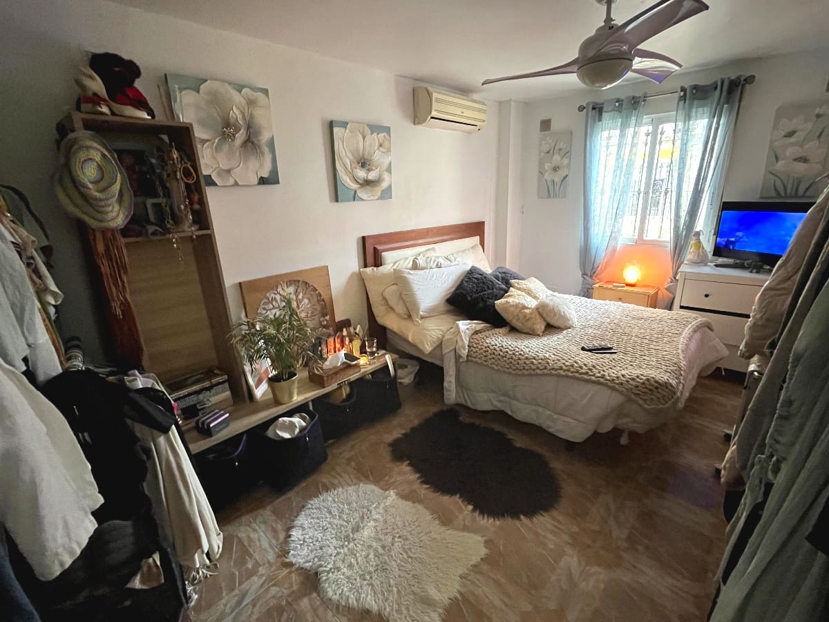 4 makuuhuone Huvila myytävänä paikassa Playa Flamenca mukana uima-altaan 
autotalli - 399 000 € (Ref: 8279702)