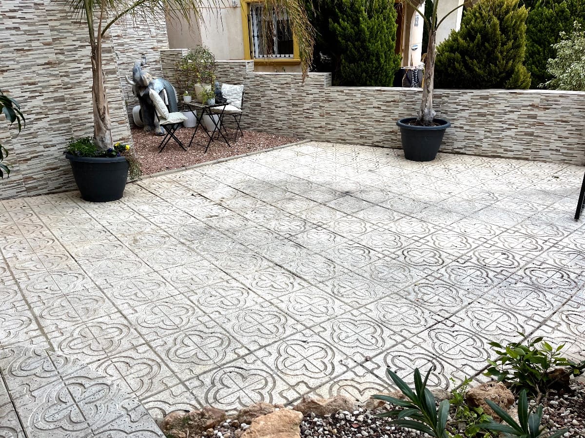 4 makuuhuone Huvila myytävänä paikassa Playa Flamenca mukana uima-altaan 
autotalli - 399 000 € (Ref: 8279702)