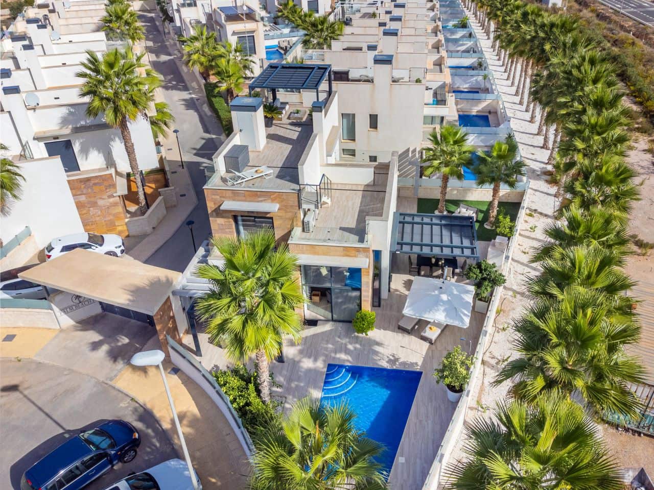 5 Zimmer Villa zu verkaufen in Orihuela Costa mit Pool Garage - 829.000 € (Ref: 8488320)