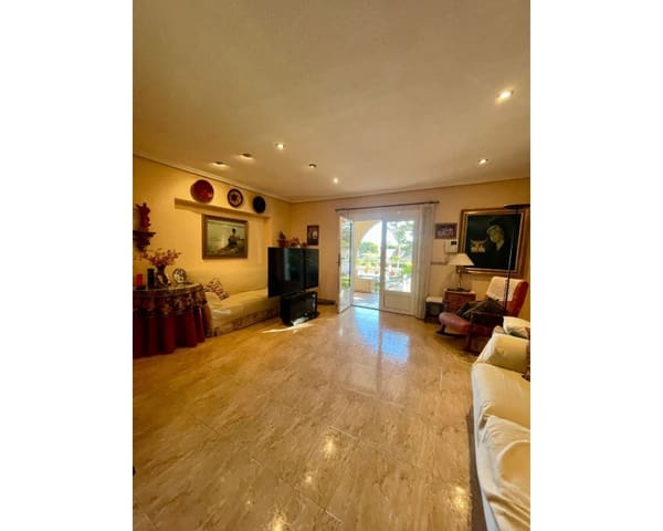 4 bedroom Villa for sale in Los Balcones - Los Altos, Torrevieja with pool garage - € 465,000 (Ref: 8738655)