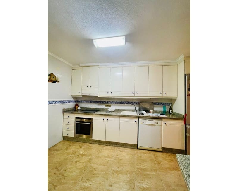 4 quarto Moradia para venda em Torrevieja com piscina garagem - 465 000 € (Ref: 8738655)