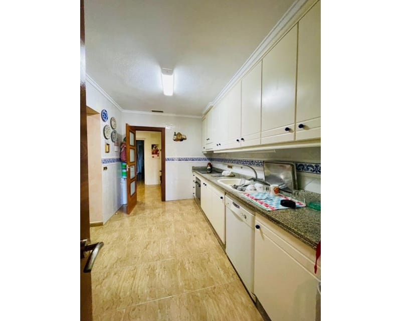 4 quarto Moradia para venda em Torrevieja com piscina garagem - 465 000 € (Ref: 8738655)