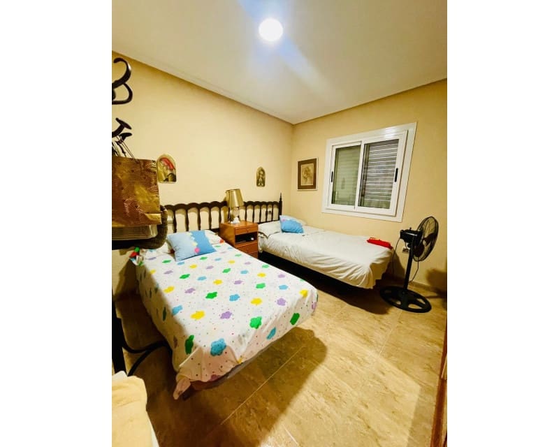 4 quarto Moradia para venda em Torrevieja com piscina garagem - 465 000 € (Ref: 8738655)