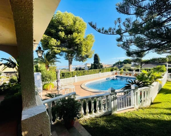 4 bedroom Villa for sale in Los Balcones - Los Altos, Torrevieja with pool garage - € 465,000 (Ref: 8738655)