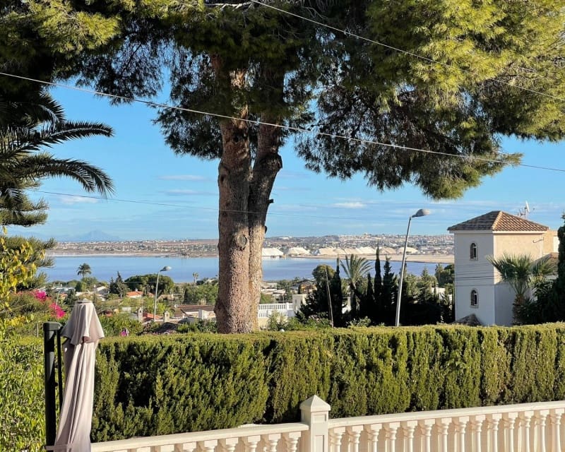 4 quarto Moradia para venda em Torrevieja com piscina garagem - 465 000 € (Ref: 8738655)