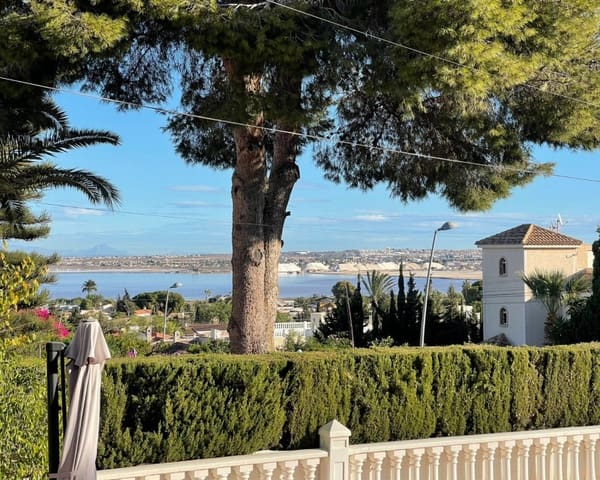 4 bedroom Villa for sale in Los Balcones - Los Altos, Torrevieja with pool garage - € 465,000 (Ref: 8738655)