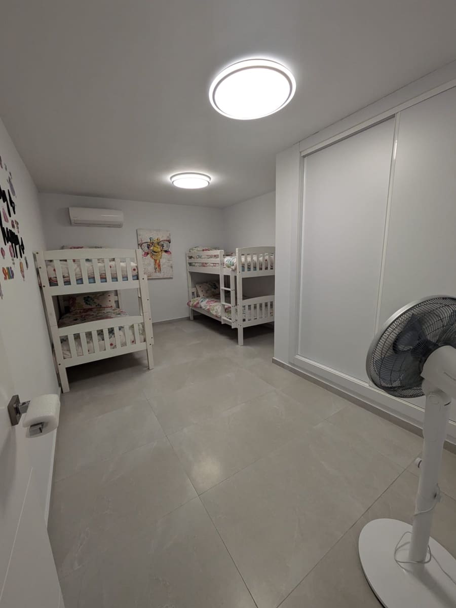 4 soveværelse Villa til salg i Villamartin med swimmingpool garage - € 625.000 (Ref: 8774056)