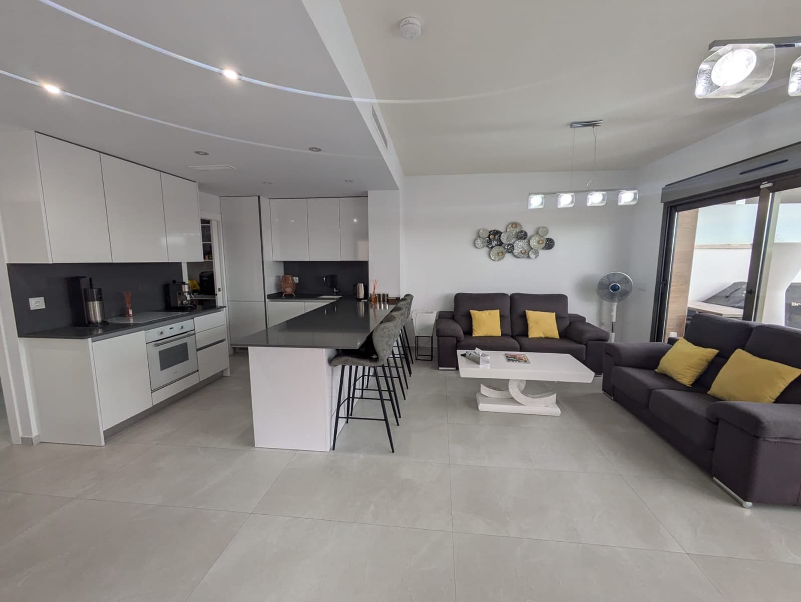 4 soveværelse Villa til salg i Villamartin med swimmingpool garage - € 625.000 (Ref: 8774056)