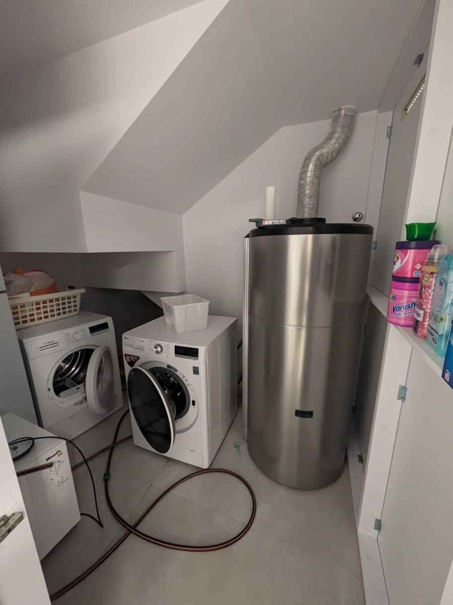 Huvila myytävänä paikassa Villamartin mukana uima-altaan 
autotalli - 625 000 € (Ref: 8774056)